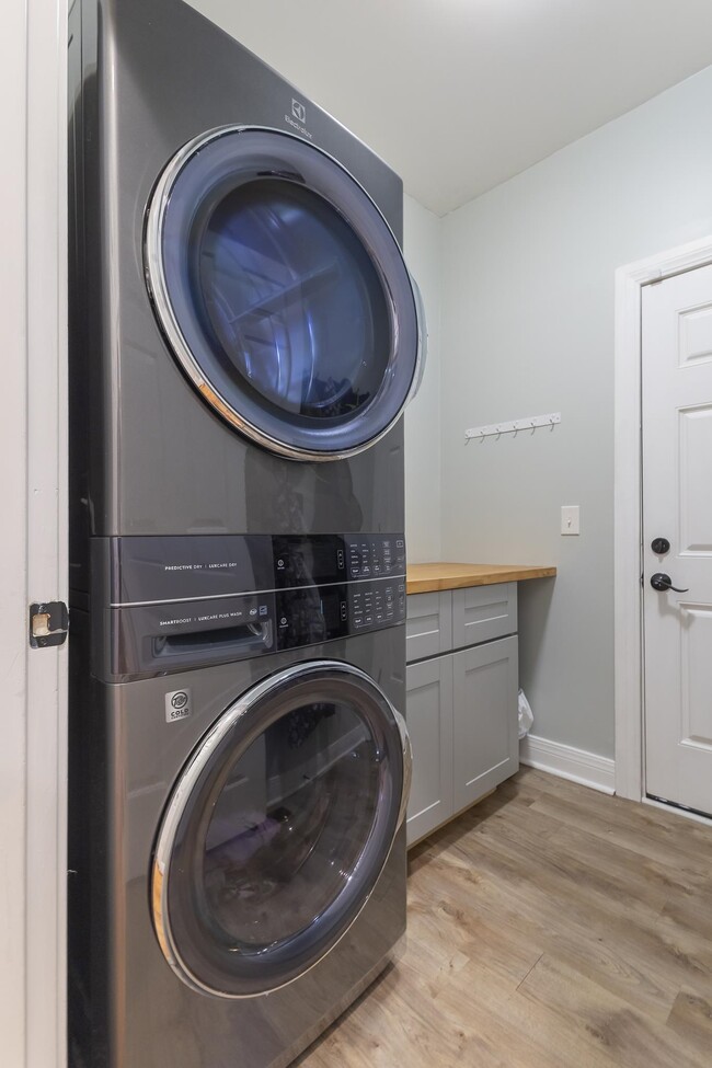 Building Photo - 133 Old Augusta Dr