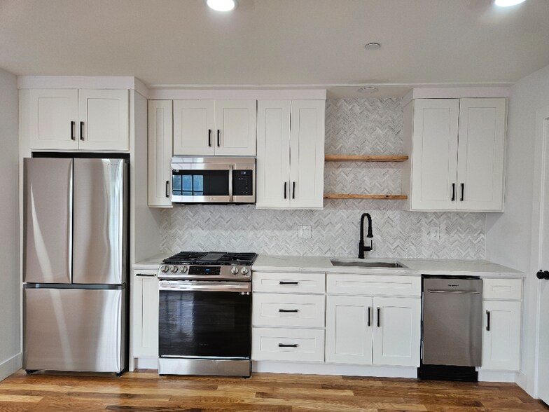 Building Photo - 90 Shrewsbury Ave