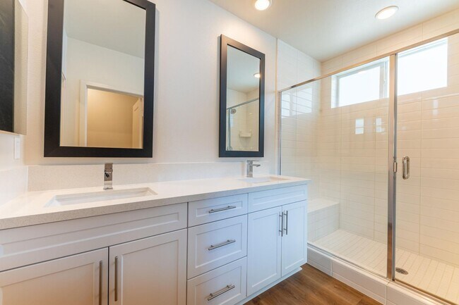 Building Photo - Otay Ranch  3 bd /2 ba Newer Condo w Garage, Laundry + More!