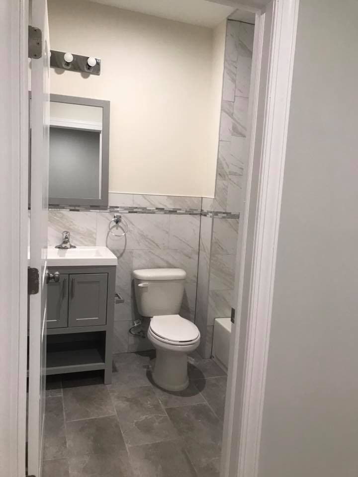 Building Photo - 372 Walnut St