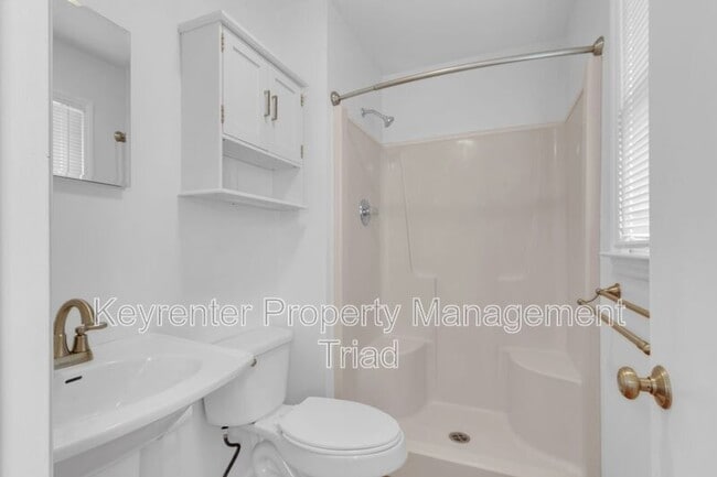 Building Photo - 3959 Lewiston Rd