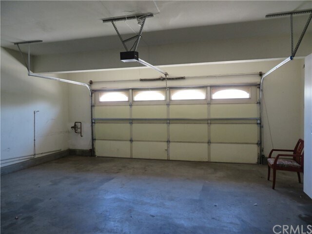 Building Photo - 7489 Elm Grove Ave