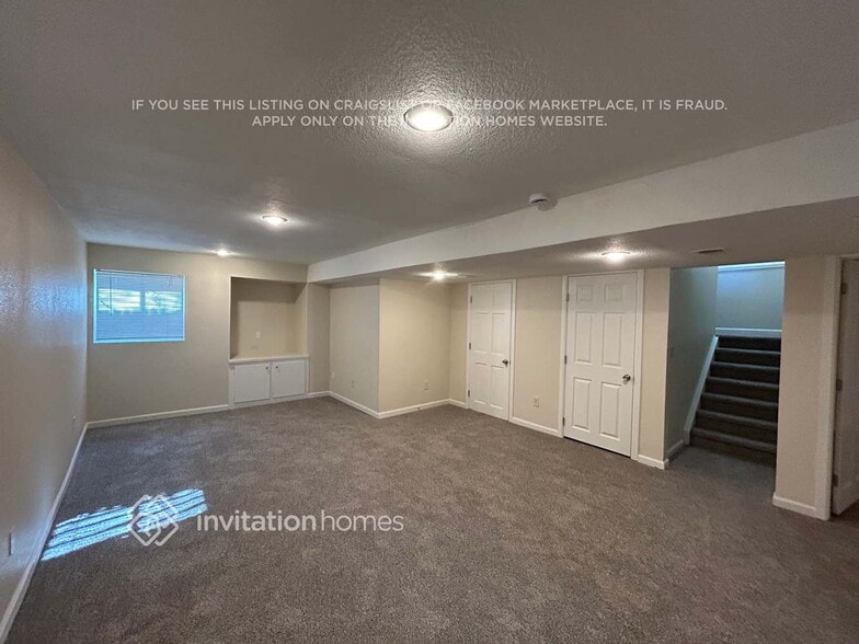 Building Photo - 1295 E Phillips Pl