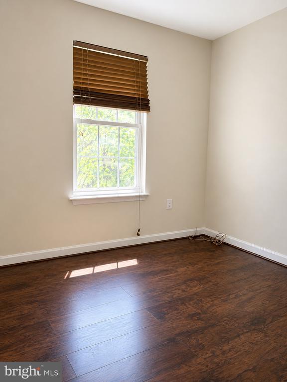 Building Photo - 8809 Francisco Ct