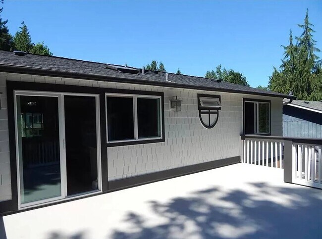 Building Photo - Beautiful 4-Bedroom Home in Bothell in Great Location!