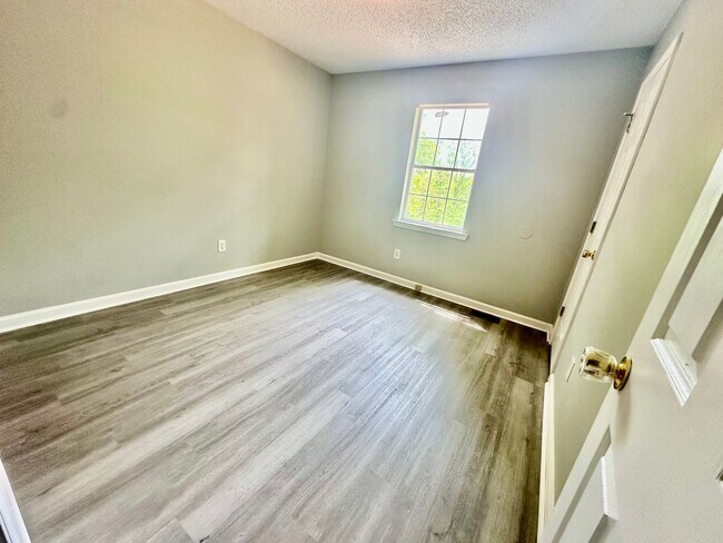 Building Photo - Dallas Rental