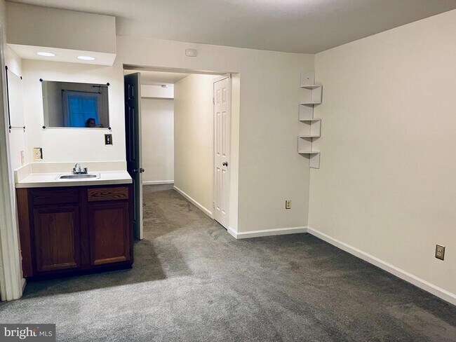 Building Photo - 1814 Duffield Ln