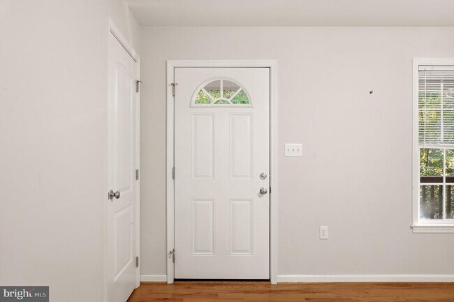 Building Photo - 101 Brier Rabbit Ct