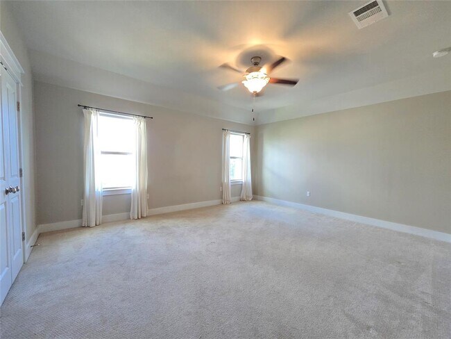 Building Photo - 13001 Hymeadow Dr