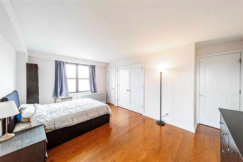 Building Photo - 500 Central Ave