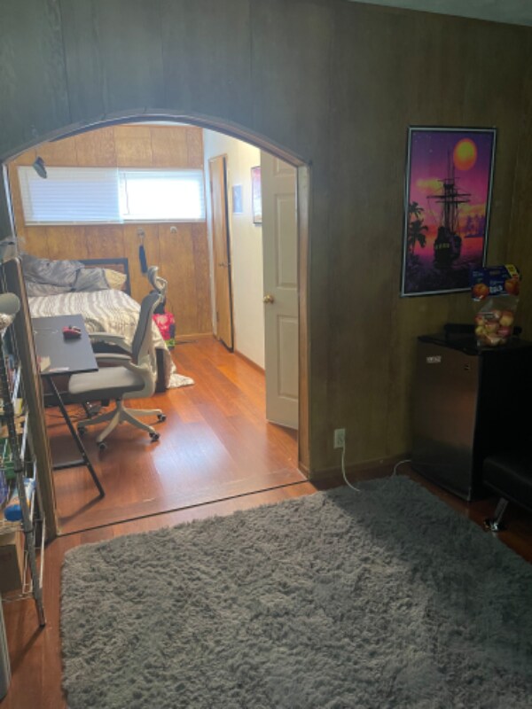 Building Photo - 2414 E 7th St