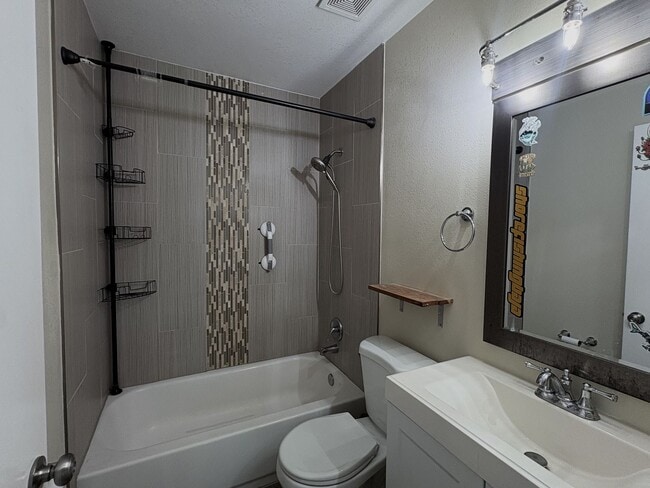 Building Photo - 3720 S Sarnoff Dr