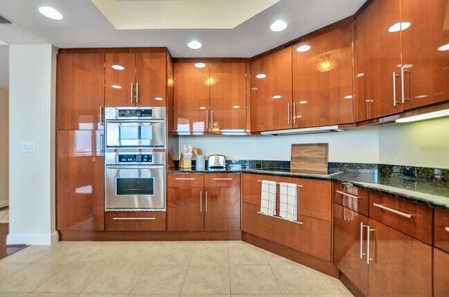 Building Photo - 5823 Bowen Daniel Dr