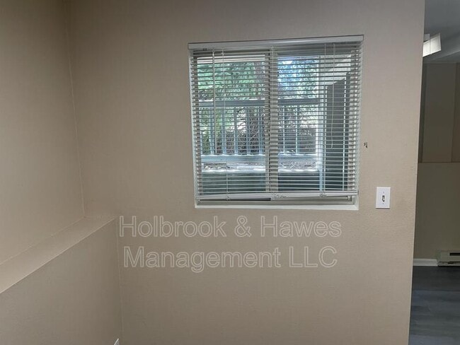 Building Photo - 4531 Boardwalk Dr
