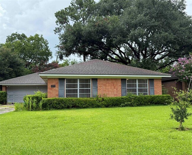 Building Photo - 4070 McDermed Dr