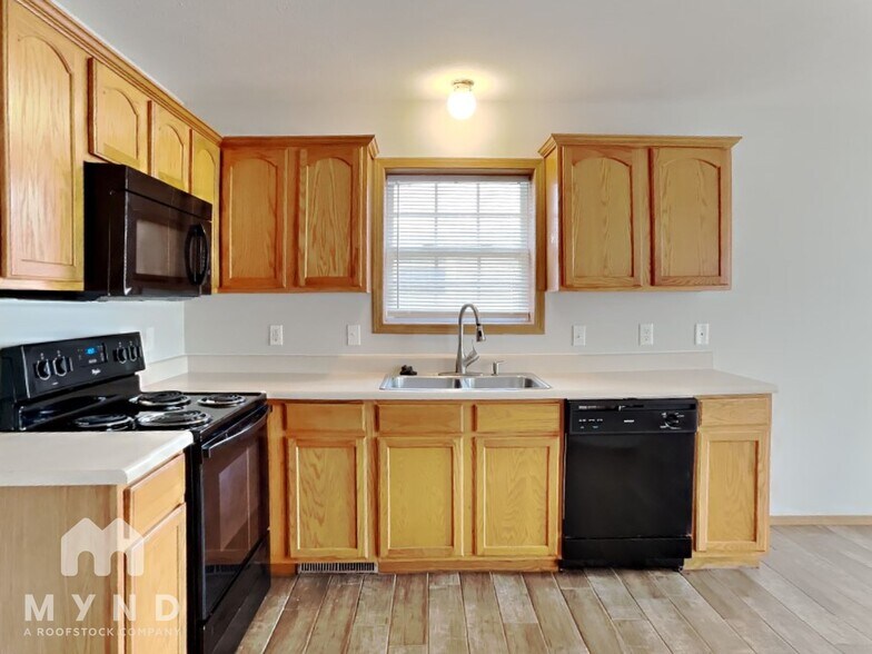 Building Photo - 1000 W Snider St