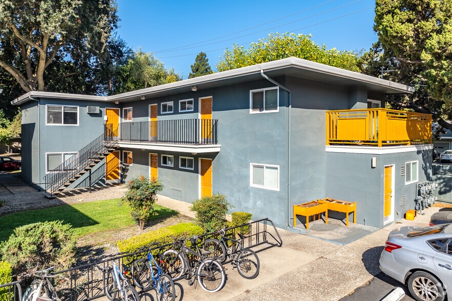 Primary Photo - University Square Apartments