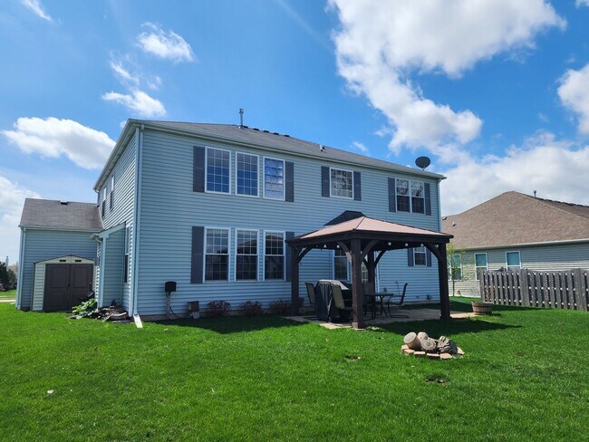 Building Photo - Kenosha 4 bedroom home