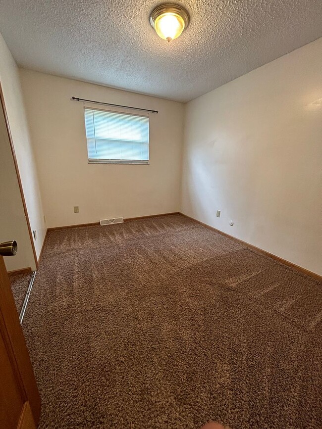 Building Photo - Spacious 3 Bedroom 1.5 Bath in North Colum...