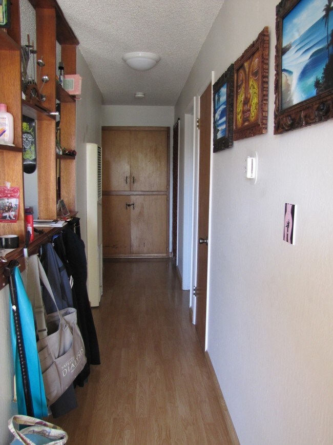 Interior - 835 Corcoran Ave