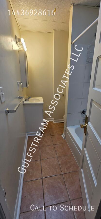 Building Photo - 521 Normandy Ave