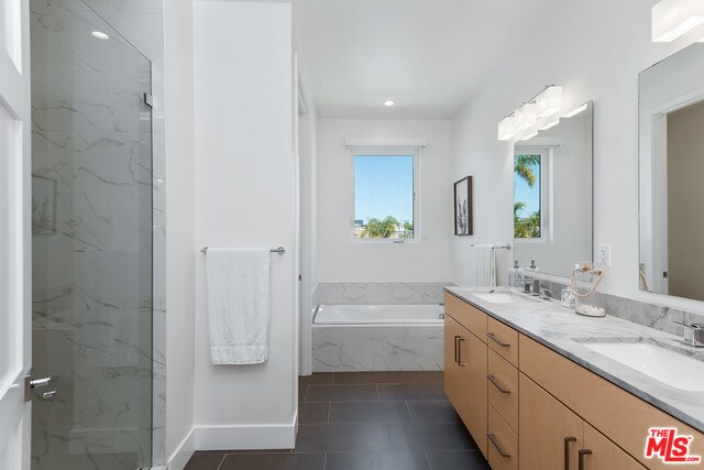 Building Photo - 7447 W 81st St