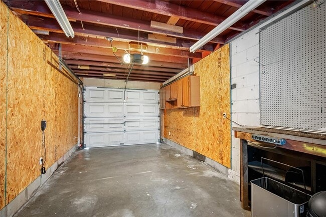 Building Photo - 3909 W Iowa Ave