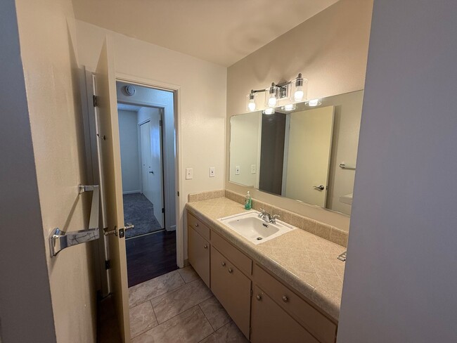 Building Photo - 3-bedroom single story in the heart of Tur...