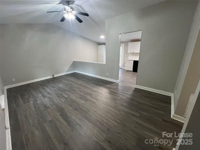 Building Photo - 6040 Sunset Chase Ln