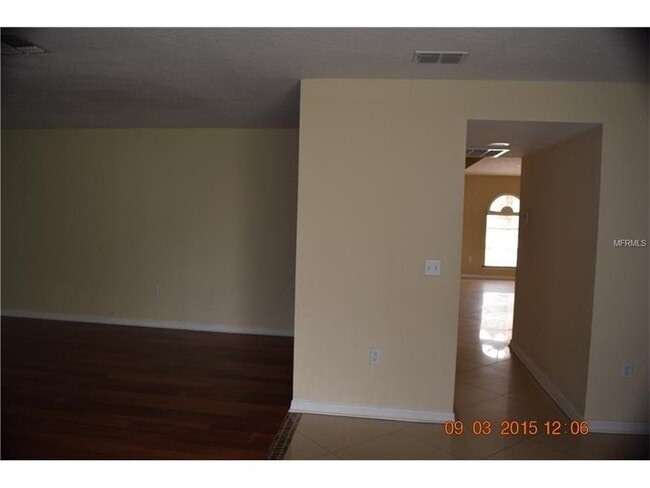 Building Photo - Nice 5 Bedroom 3 Bath Home