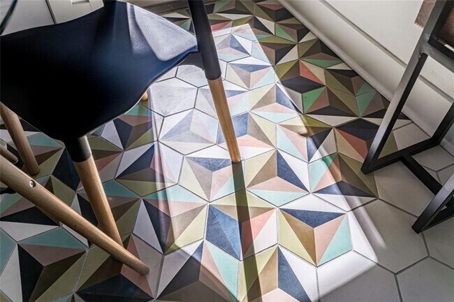 Building Photo - 724 Charles Allen Dr NE