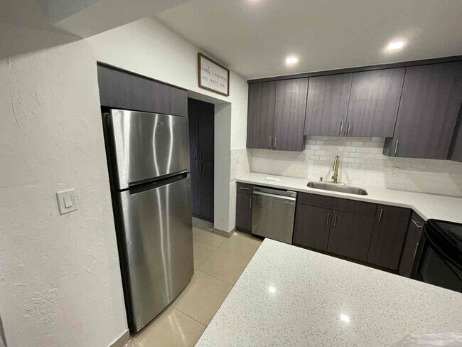 Building Photo - 21 SE 13th St