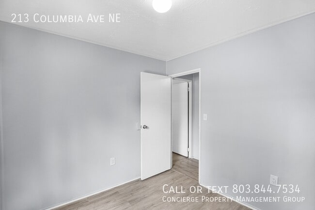 Building Photo - 213 Columbia Ave NE