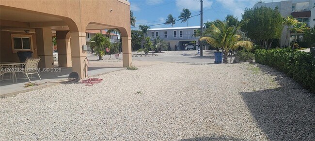 Building Photo - 51 W Plaza Del Lago