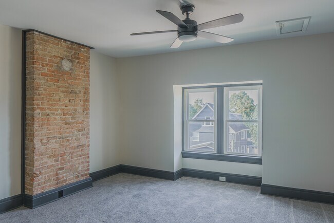 Building Photo - 1549 Ruth Ave