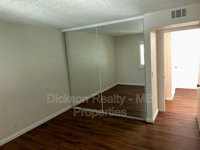 Building Photo - 7680 Bluestone Dr