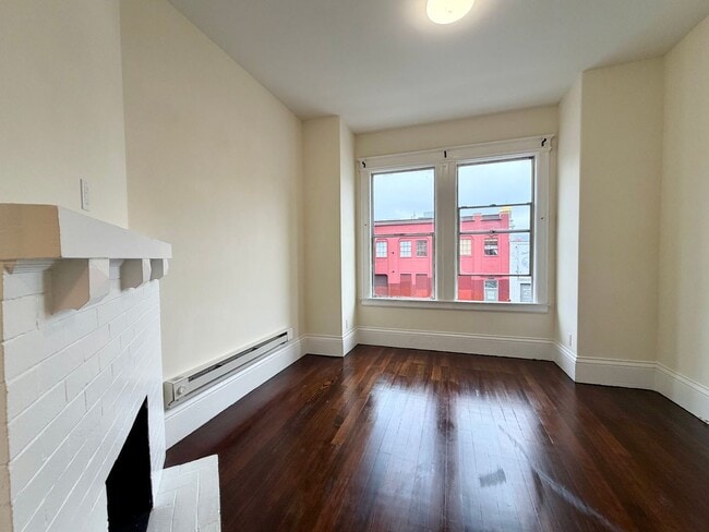 Building Photo - 225 9th St