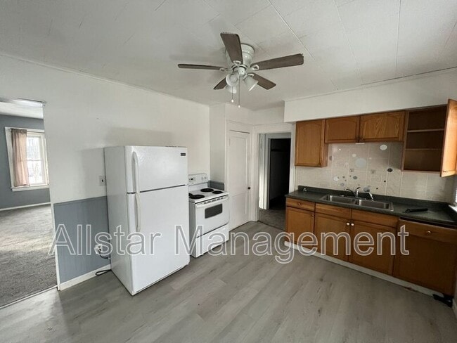 Building Photo - 4859 E 97th St