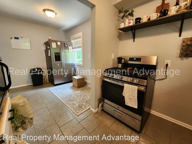 Building Photo - 4 br, 2 bath House - 23045 Church St.