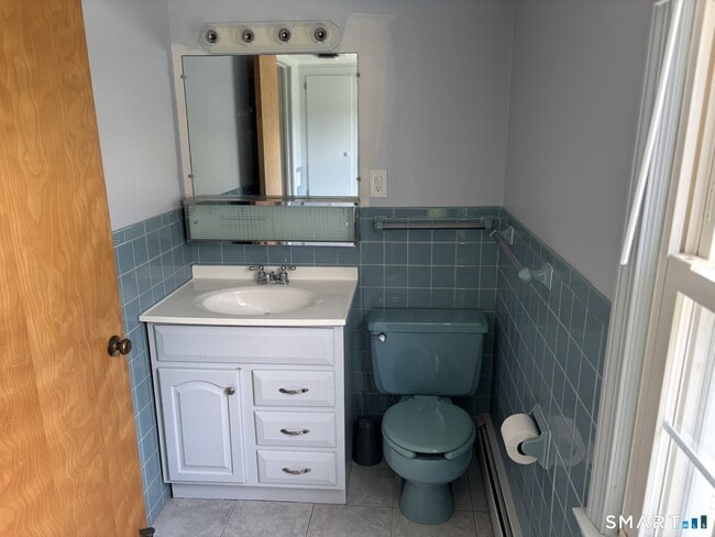 Building Photo - 16 Shorelands Dr