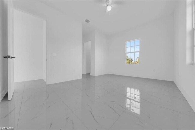 Building Photo - 3312 11th St W