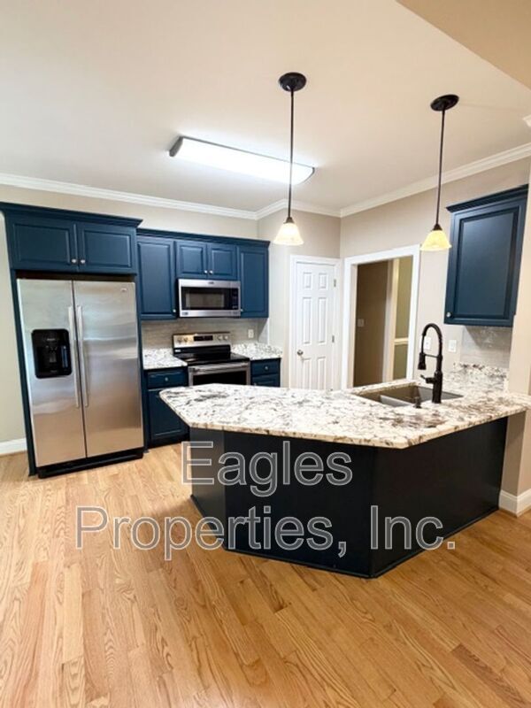 Building Photo - 103 Eagle Scout Pl