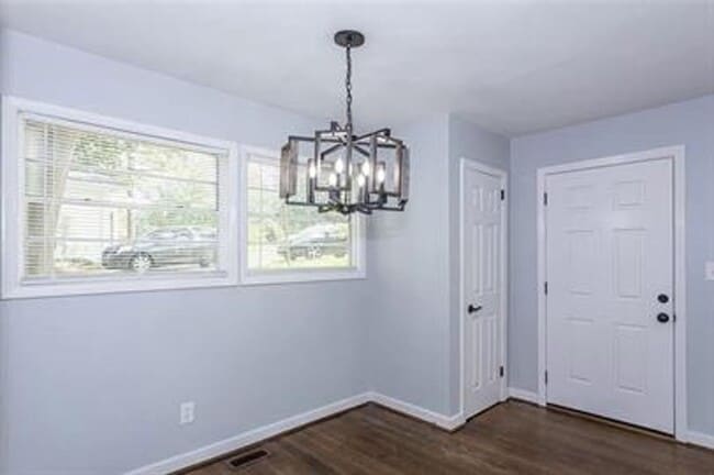 Building Photo - Modern 3BR/2BA Near UAB & Downtown