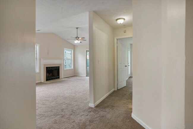 Building Photo - 6716 Willowbrook Dr