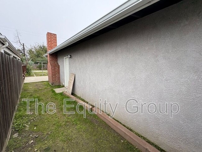 Building Photo - 4122 W Monte Vista Ave