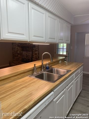 Building Photo - 4 br, 3 bath House - 114 Sharon Dr