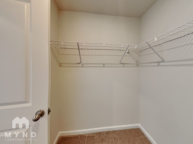 Building Photo - 65 New Villas St