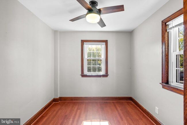 Building Photo - 24 Gallatin St NW