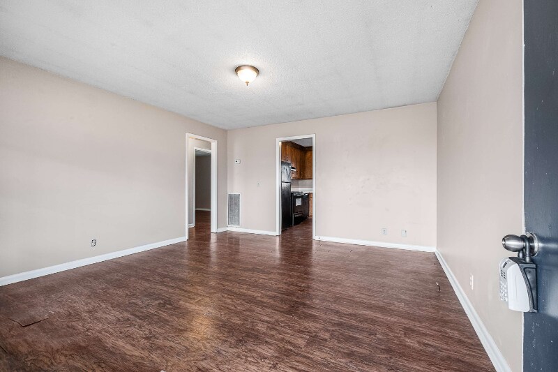 Building Photo - 4611 Franklin Rd