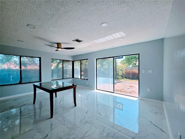 Building Photo - 20504 NE 9th Ct